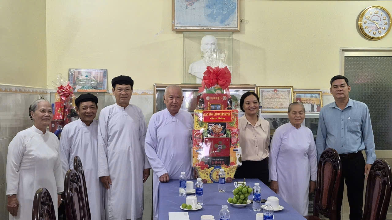 Ban T giáo Chính phủ thăm HT  Chơn Lý