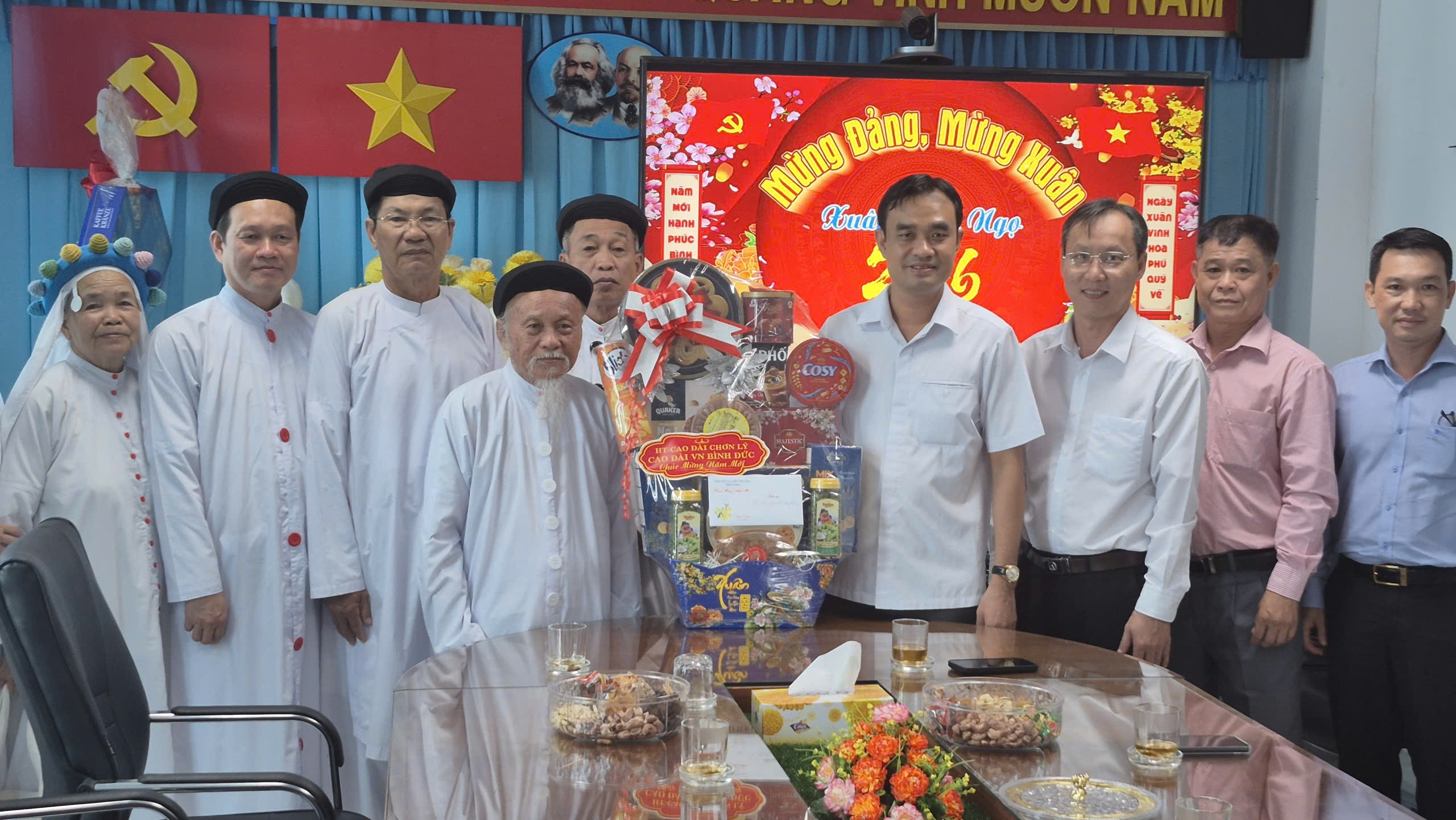 H T chúc Xuân Phòng Dân tộc và T giáo